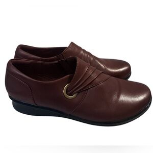 Clarks Collection Women’s Hope Shine Brown Slip-On Loafers Mahogany Size 9
